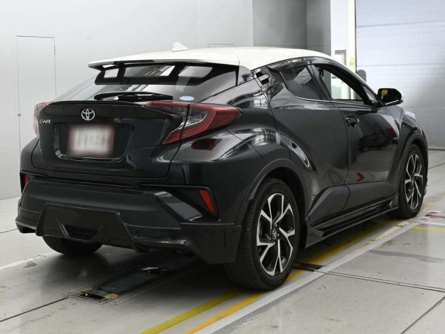 Toyota C-HR 2018 8240218-1