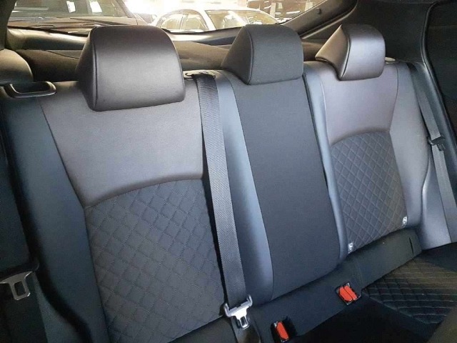 Toyota C-HR 2018 8240218-11