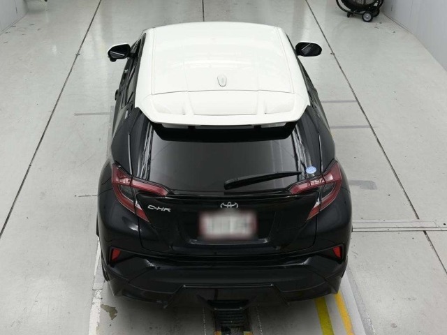 Toyota C-HR 2018 8240218-8