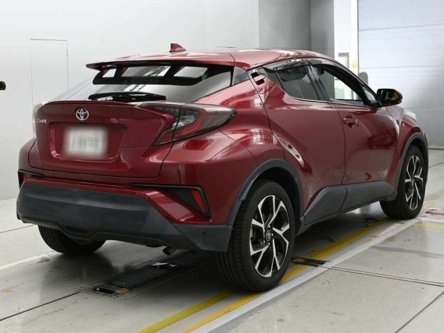 Toyota C-HR 2016 8240220-1