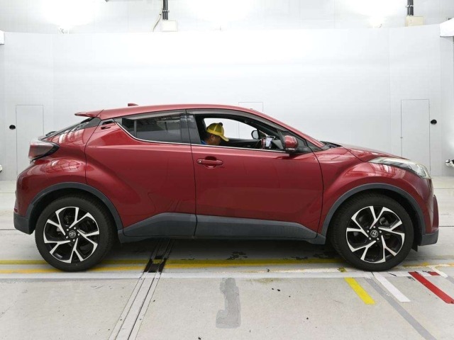 Toyota C-HR 2016 8240220-3