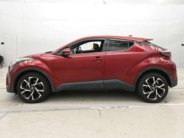 Toyota C-HR 2016 8240220-4