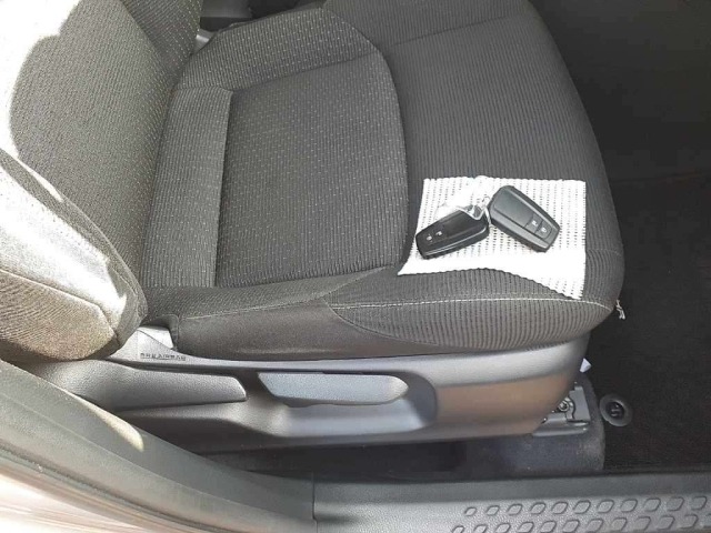 Toyota C-HR 2017 8240223-10