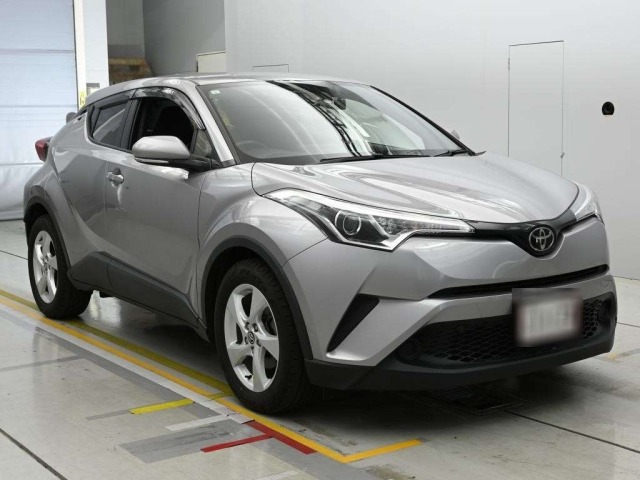 Toyota C-HR 2017 8240223-5
