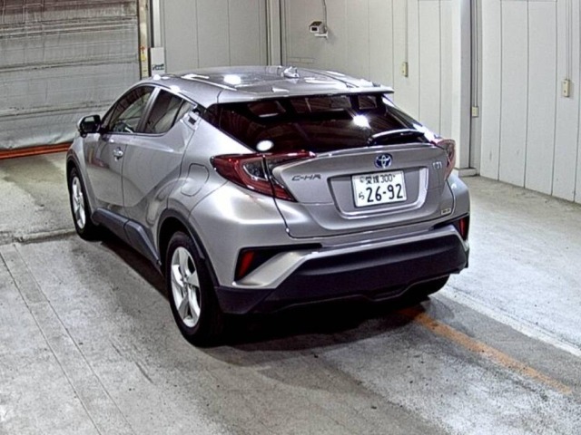Toyota C-HR 2018 8240227-1
