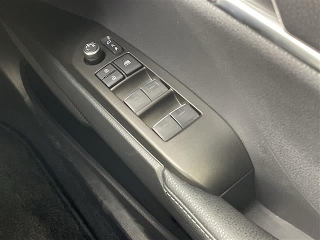 Toyota CAMRY 2022 8240878-4