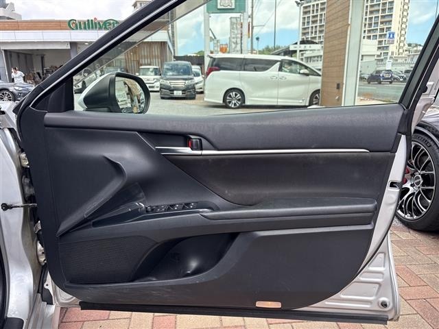 Toyota CAMRY 2017 8240880-2