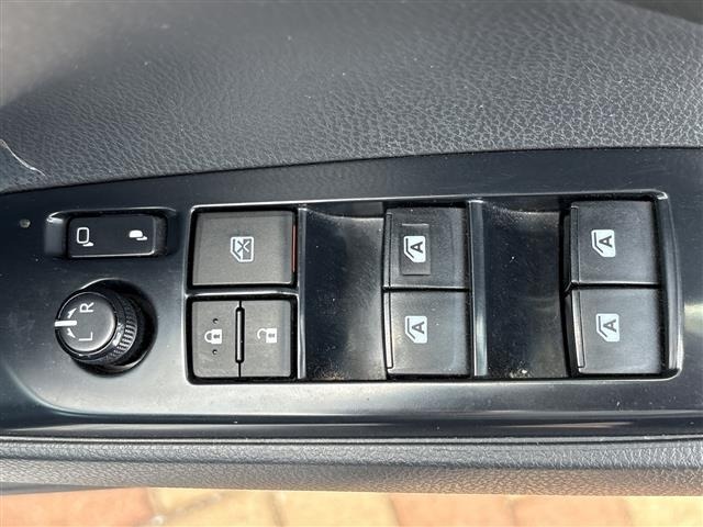 Toyota CAMRY 2017 8240880-22