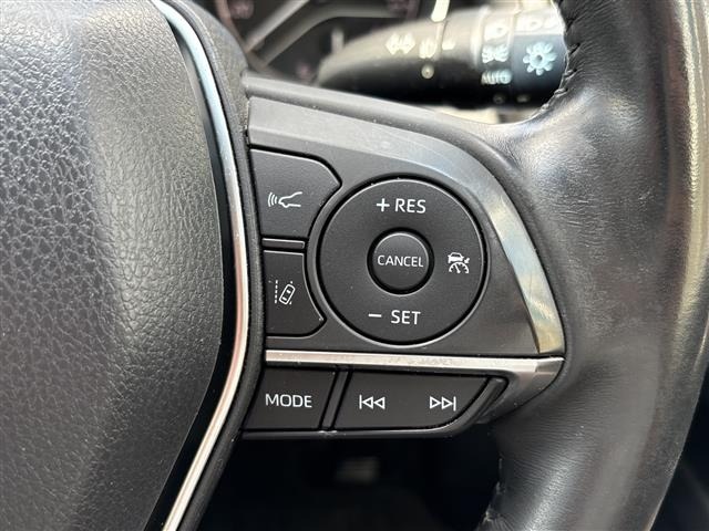 Toyota CAMRY 2017 8240880-8