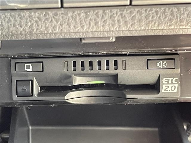 Toyota CAMRY 2022 8240889-3