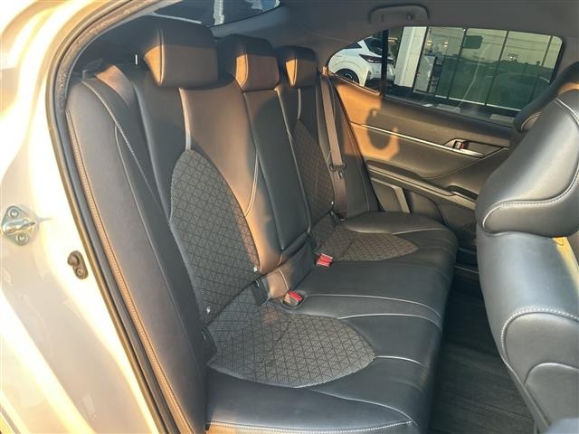 Toyota CAMRY 2019 8240897-11