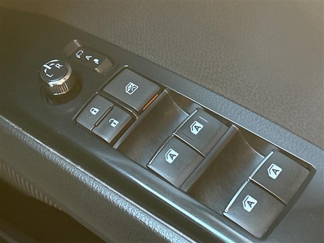 Toyota CAMRY 2019 8240897-2