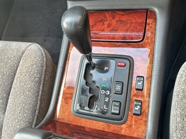 Toyota CENTURY 1999 8244369-5