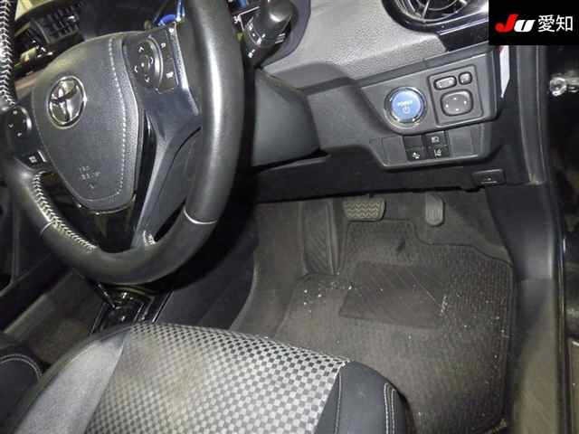 Toyota COROLLA FIELDER 2017 8242472-5