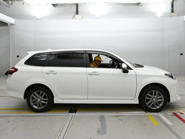 Toyota COROLLA FIELDER 2017 8242508-3