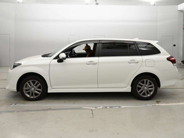 Toyota COROLLA FIELDER 2017 8242508-4