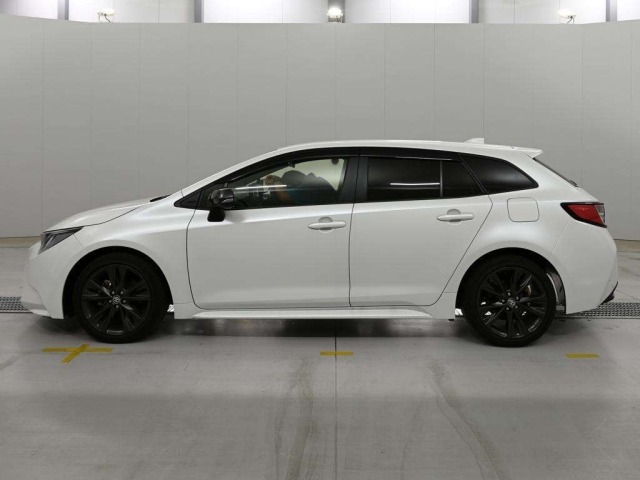 Toyota COROLLA TOURING 2021 8248144-4