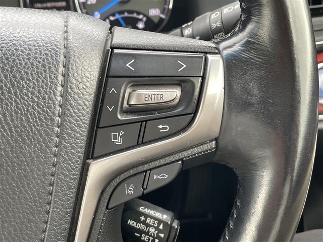 Toyota CROWN MAJESTA 2017 8244080-7
