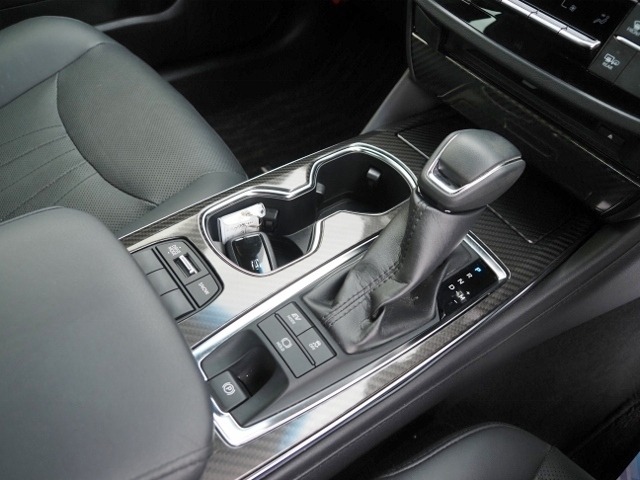 Toyota CROWN 2021 8243194-24
