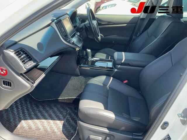 Toyota CROWN 2017 8243218-3