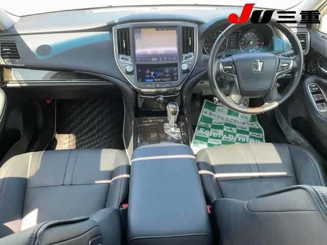 Toyota CROWN 2017 8243218-8