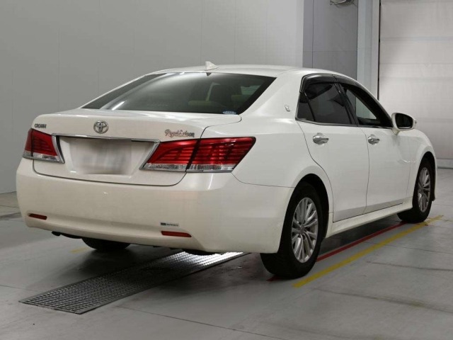 Toyota CROWN 2016 8243219-1