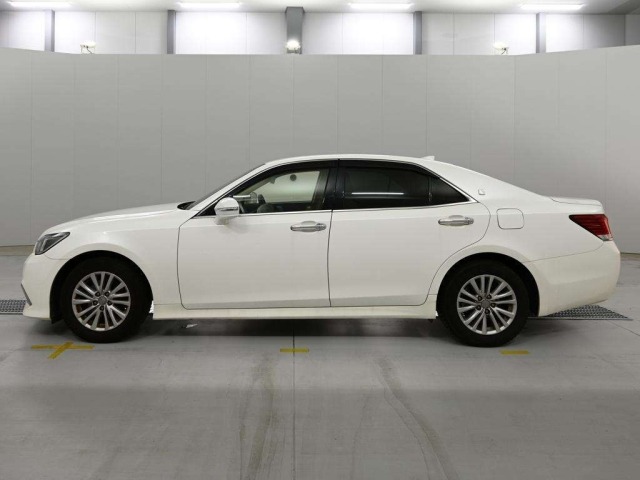 Toyota CROWN 2016 8243219-4