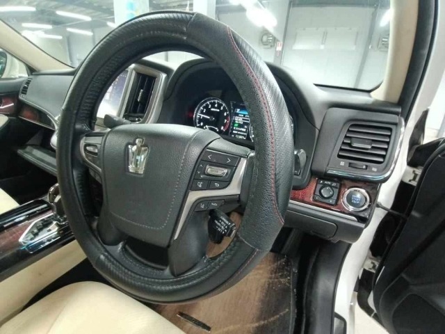 Toyota CROWN 2016 8243219-9
