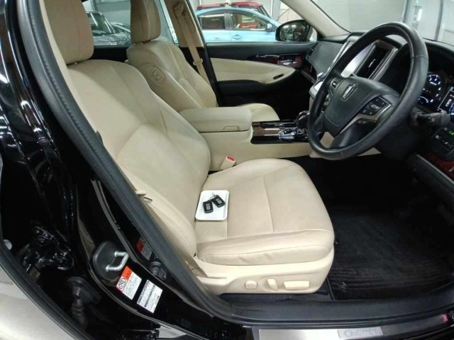 Toyota CROWN 2016 8243224-10
