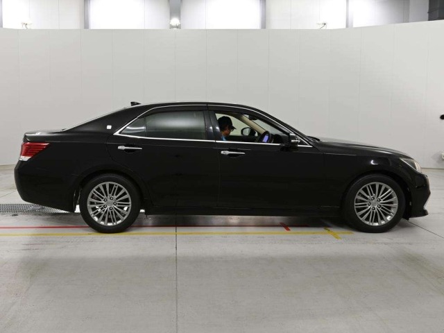 Toyota CROWN 2016 8243224-3