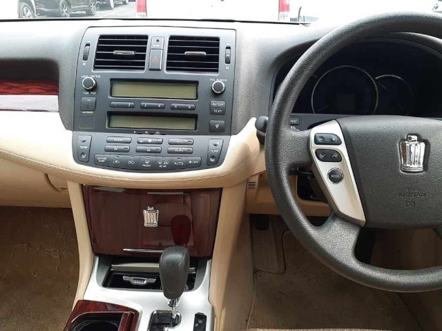 Toyota CROWN 2012 8243230-9