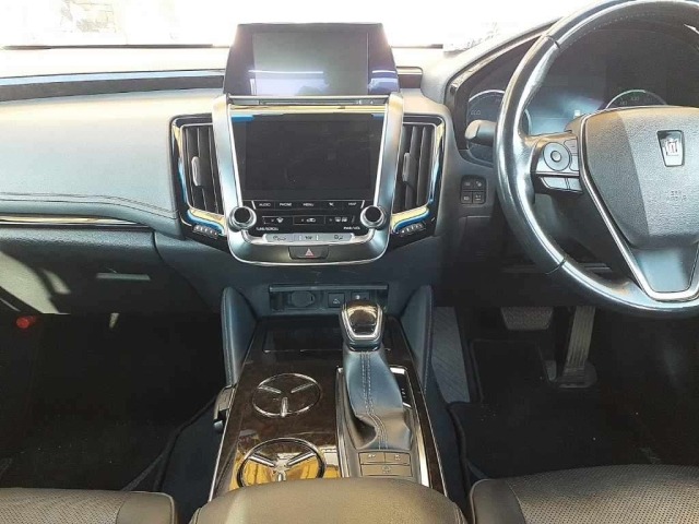 Toyota CROWN 2020 8243231-9