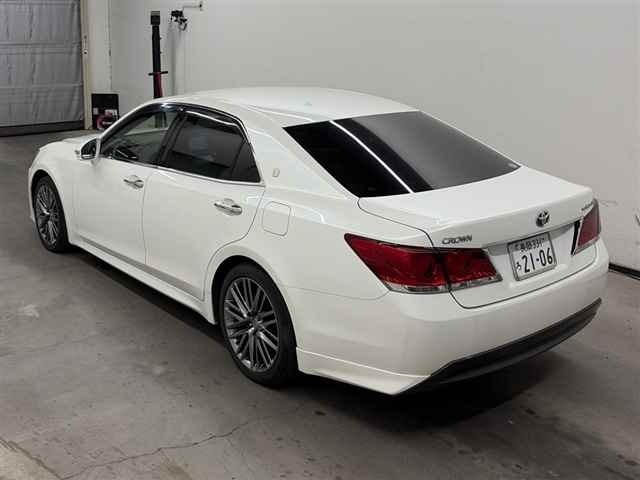 Toyota CROWN 2013 8243271-1