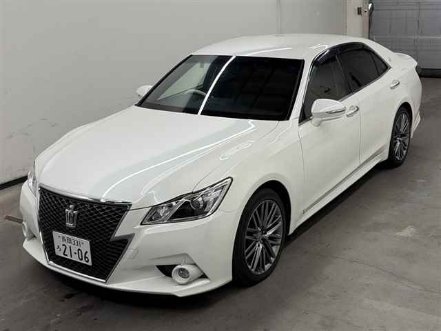 Toyota CROWN 2013 8243271-4