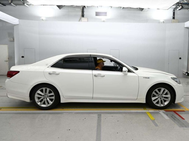 Toyota CROWN 2015 8243295-3