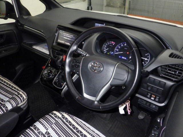 Toyota ESQUIRE 2015 8247687-3
