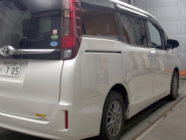 Toyota ESQUIRE 2015 8247687-5