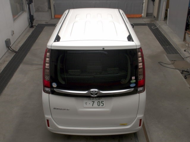 Toyota ESQUIRE 2015 8247687-7