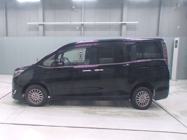 Toyota ESQUIRE 2018 8247688-4