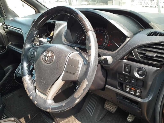 Toyota ESQUIRE 2018 8247688-7