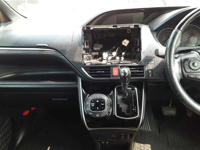 Toyota ESQUIRE 2018 8247688-9