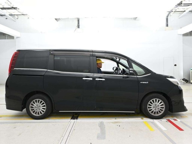 Toyota ESQUIRE 2015 8247693-3