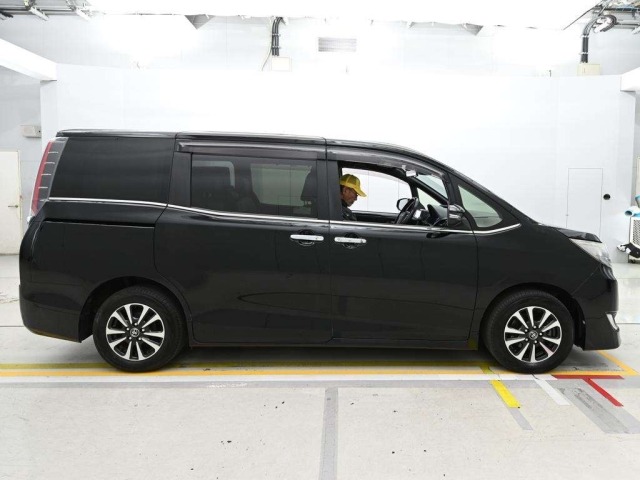 Toyota ESQUIRE 2017 8247694-3