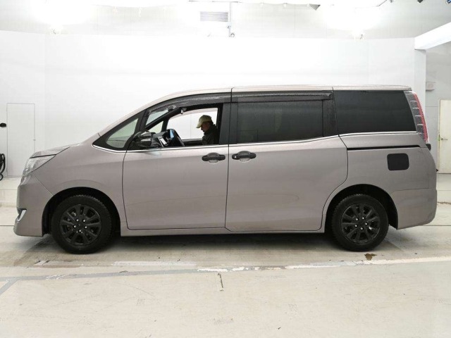 Toyota ESQUIRE 2018 8247695-4