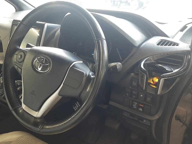 Toyota ESQUIRE 2018 8247695-9
