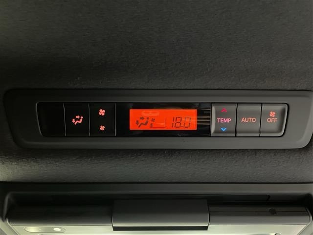 Toyota ESQUIRE 2020 8247765-9