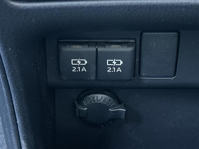 Toyota ESQUIRE 2017 8247769-7