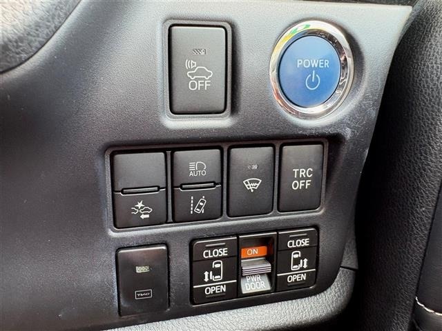 Toyota ESQUIRE 2018 8247770-11