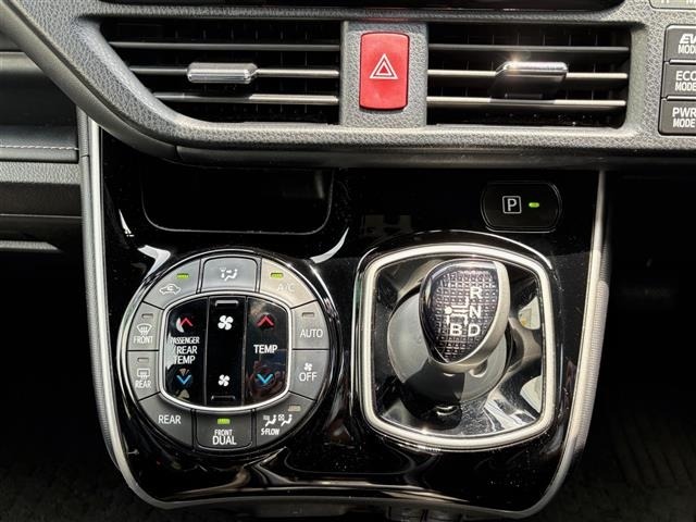 Toyota ESQUIRE 2018 8247770-9
