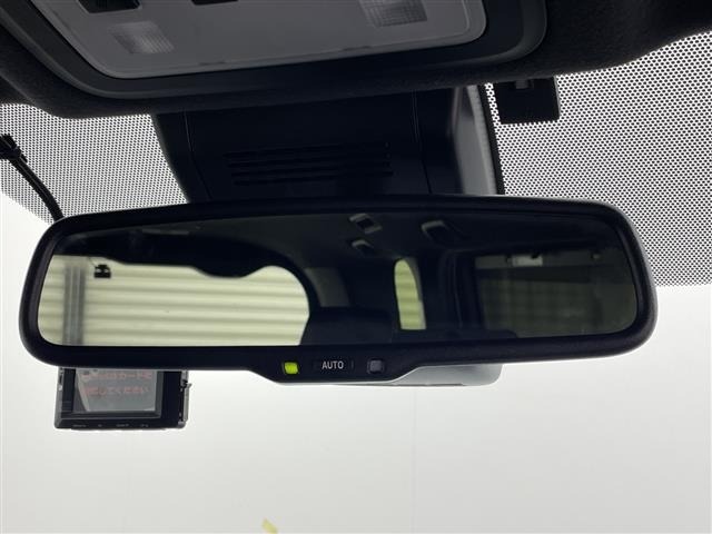 Toyota ESQUIRE 2019 8247771-2